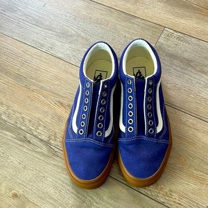 Never before worn purple vans in men’s 8 or women’s 9.5